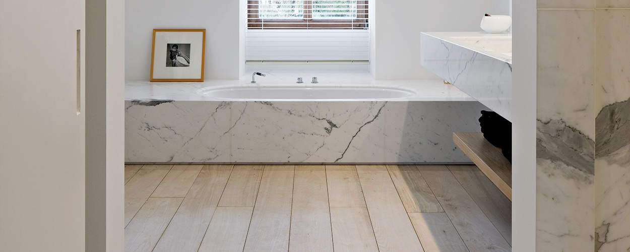 Beautifull Bathroom with Calacatta Marble