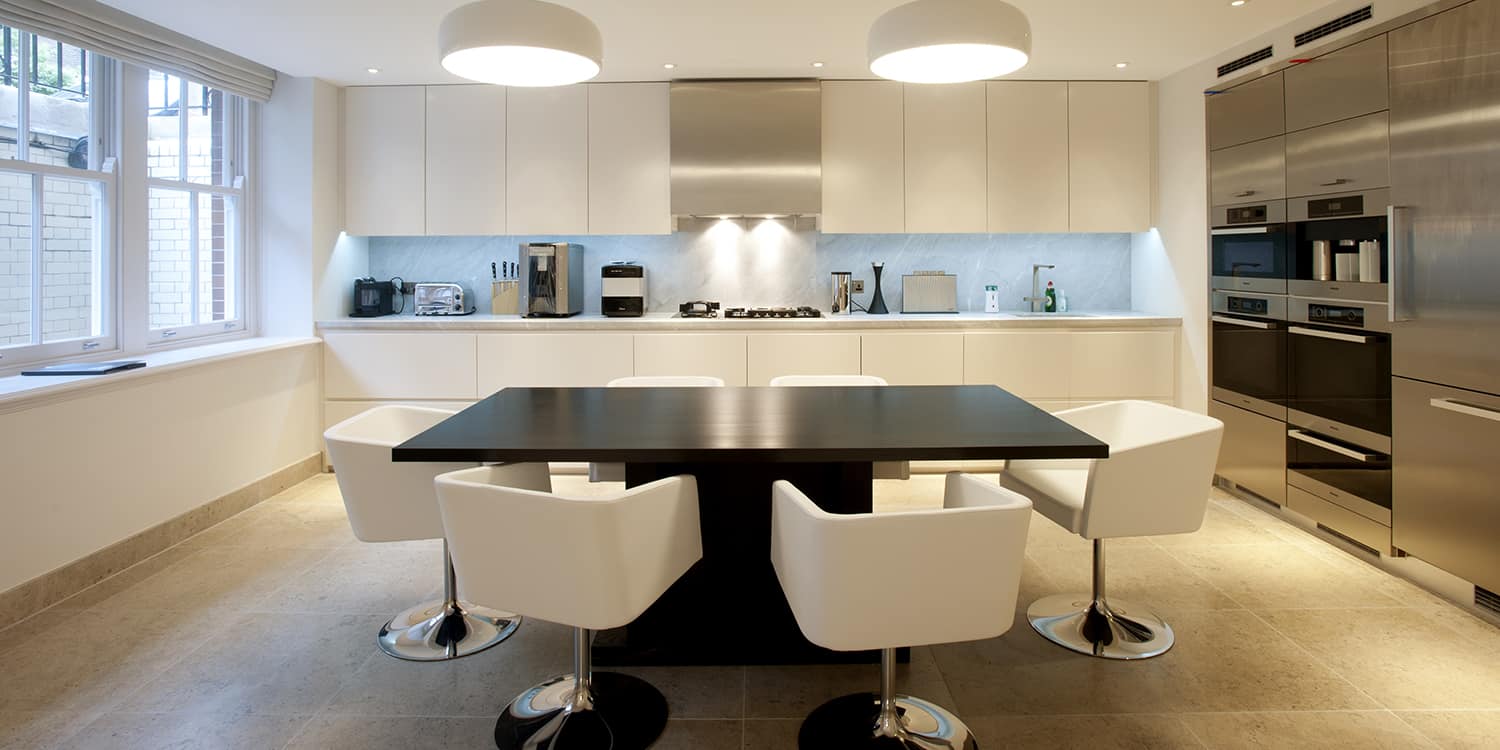 Bardiglio marble worktop and splash back with Molianos Blue limestone flooring