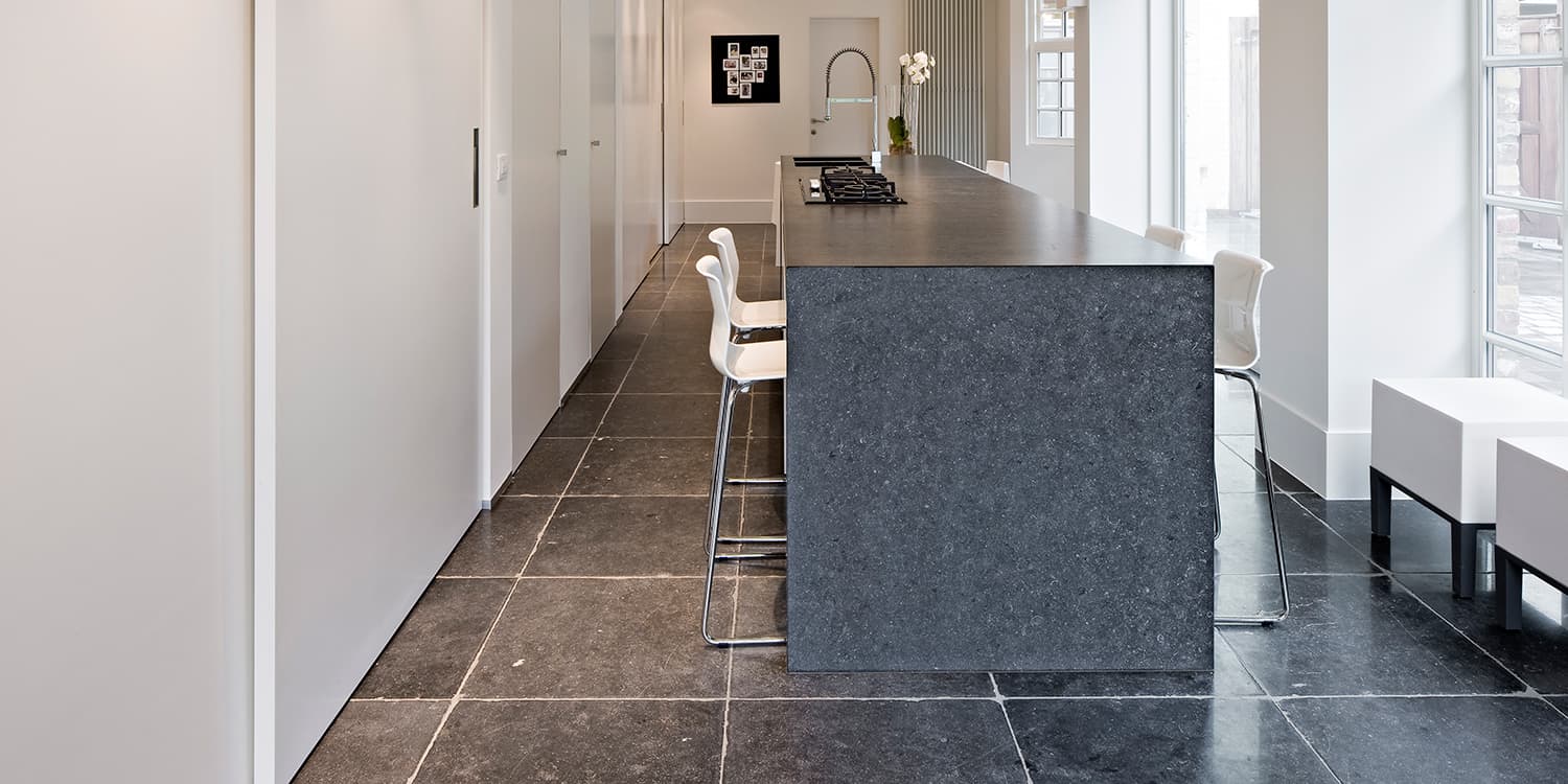 Belgian Blue worktop with Belgian Blue Stylo flooring